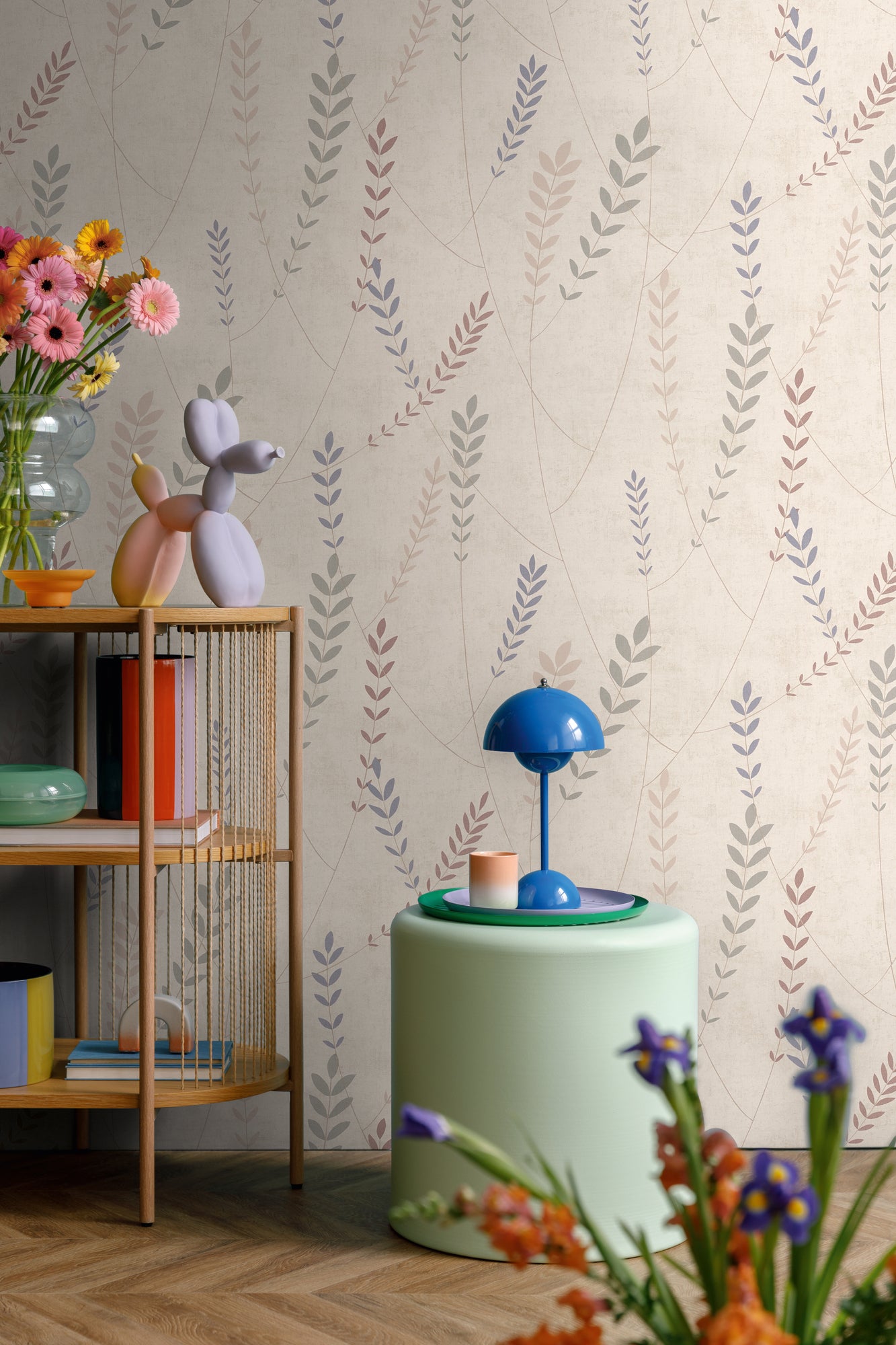 High-Quality Non-Woven Wallpaper Beige Floral