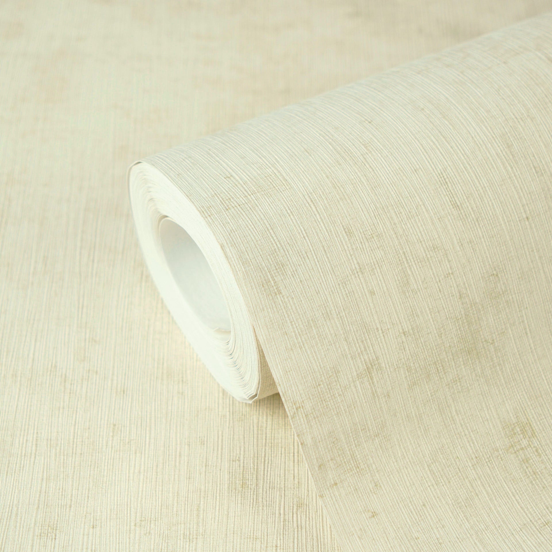 High-quality wallpaper from the Pintwalls III collection in green 