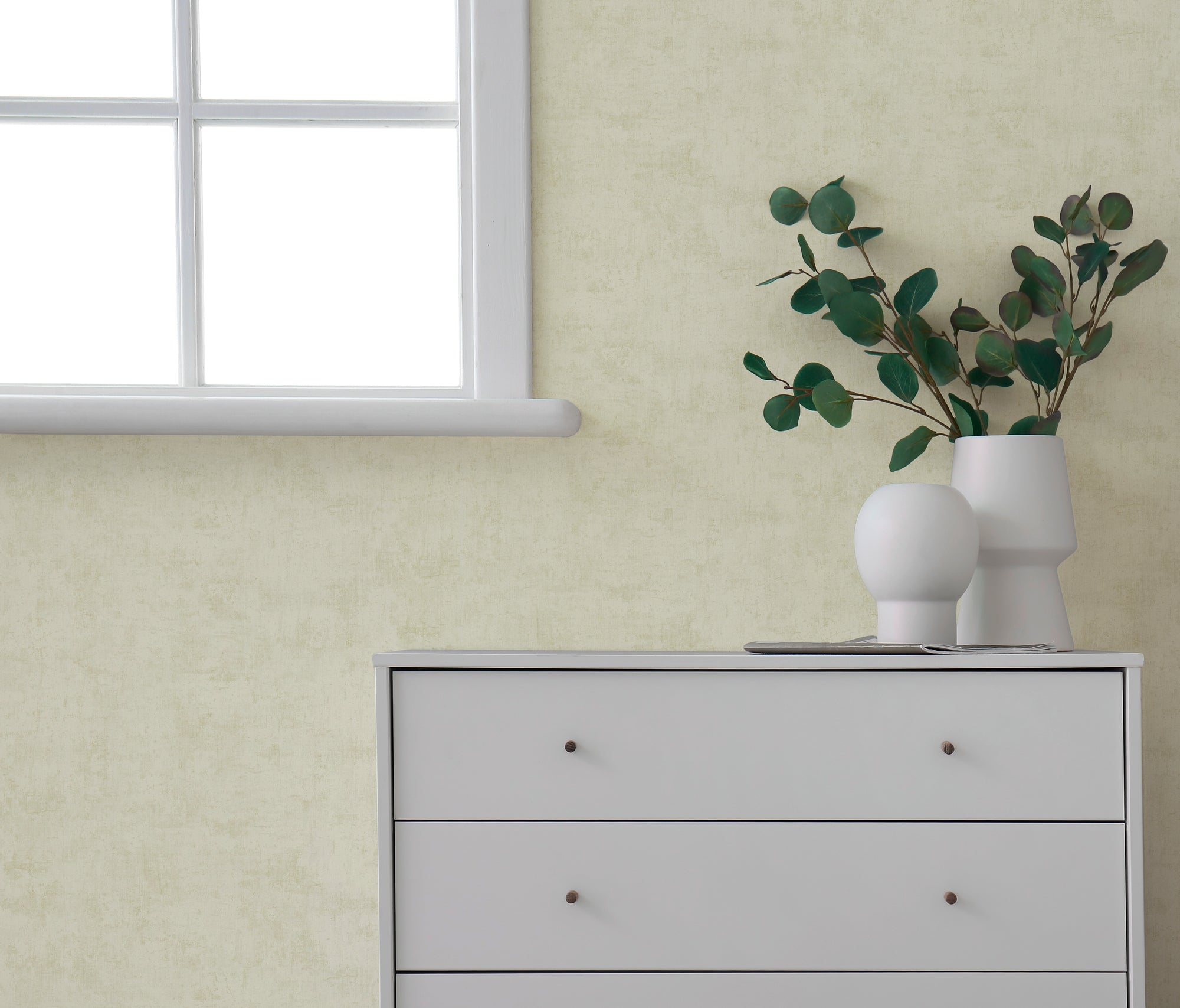 High-quality wallpaper from the Pintwalls III collection in green 