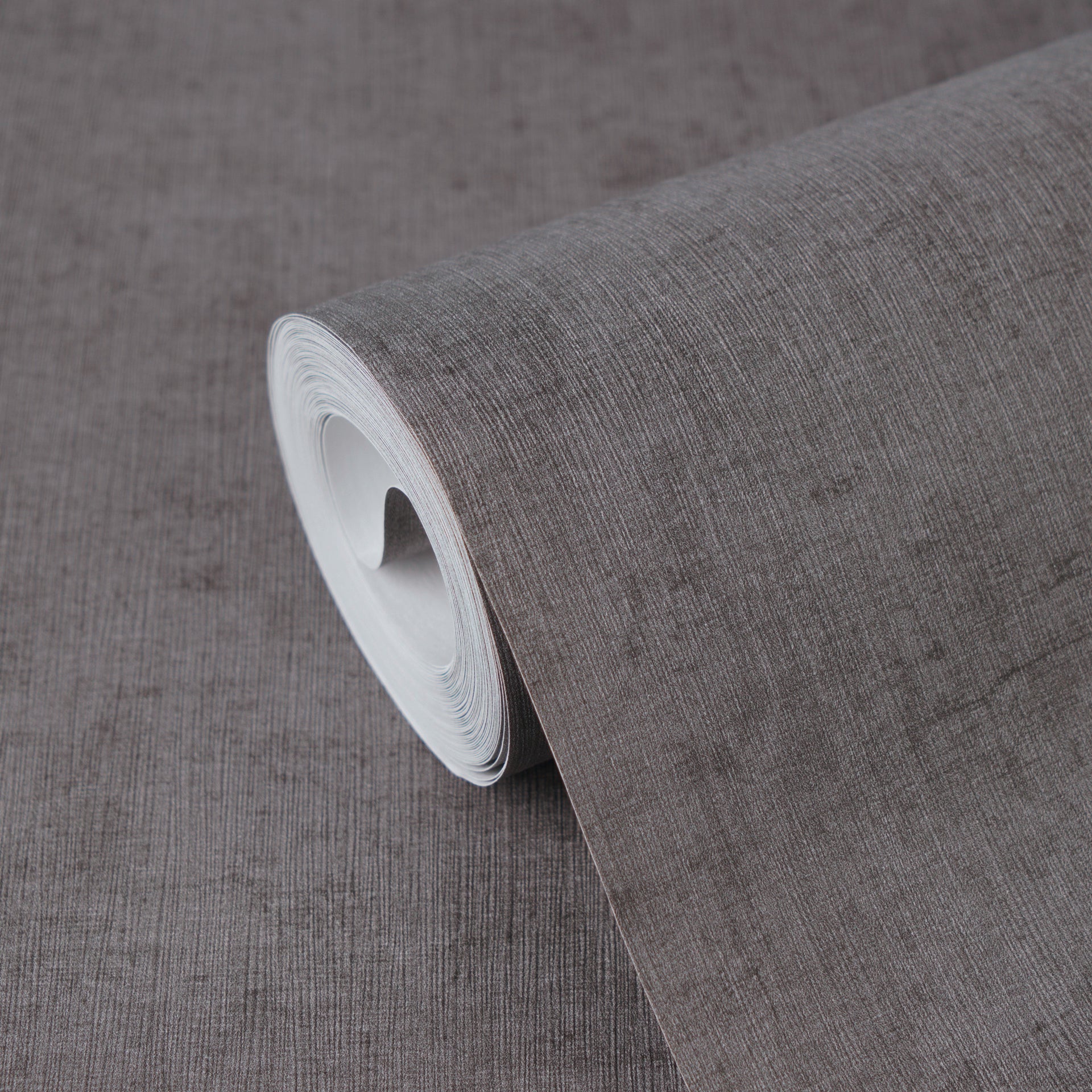 High-quality wallpaper from the Pintwalls III collection in grey 