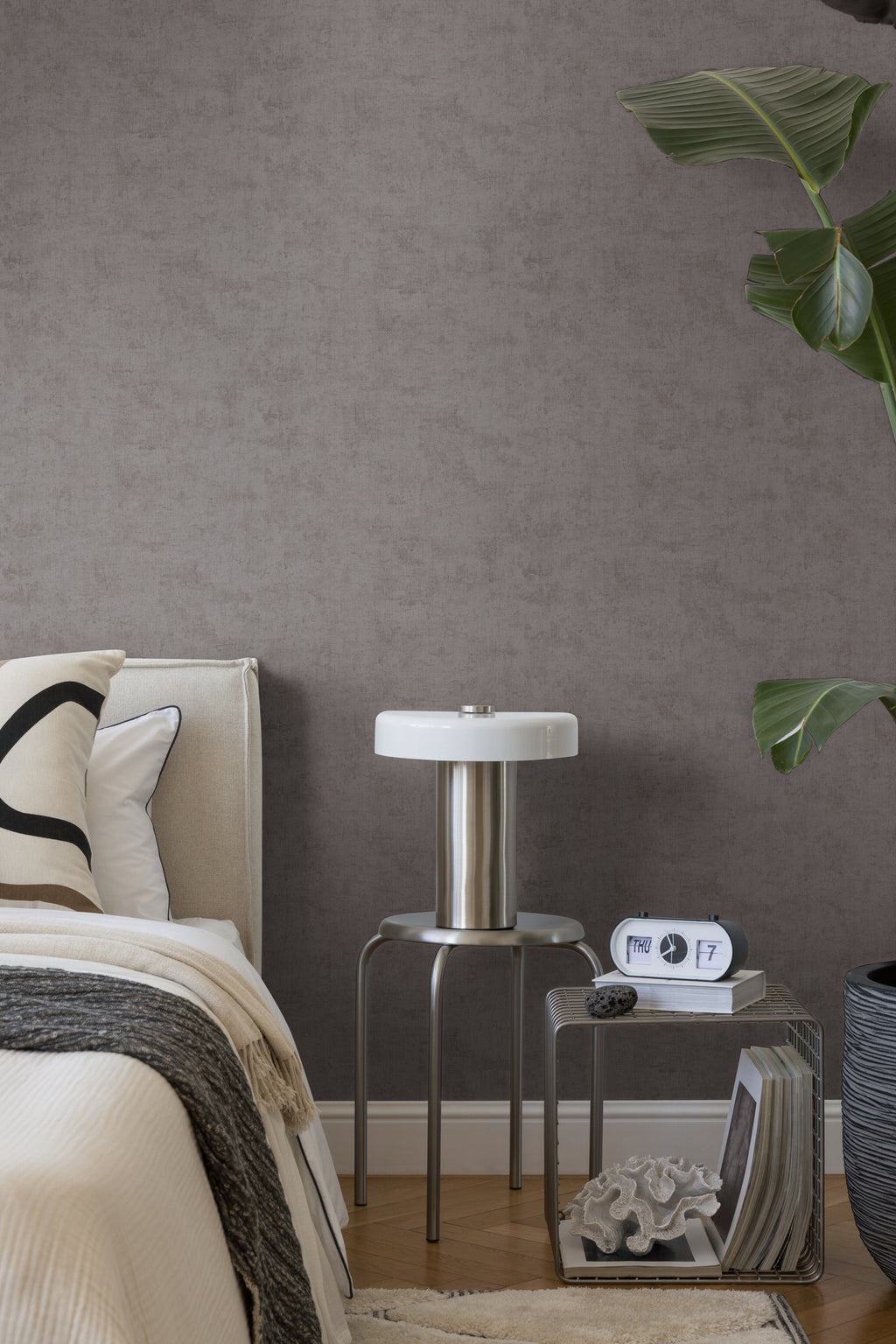 Hochwertige Tapete aus der Kollektion Pintwalls III in Grau