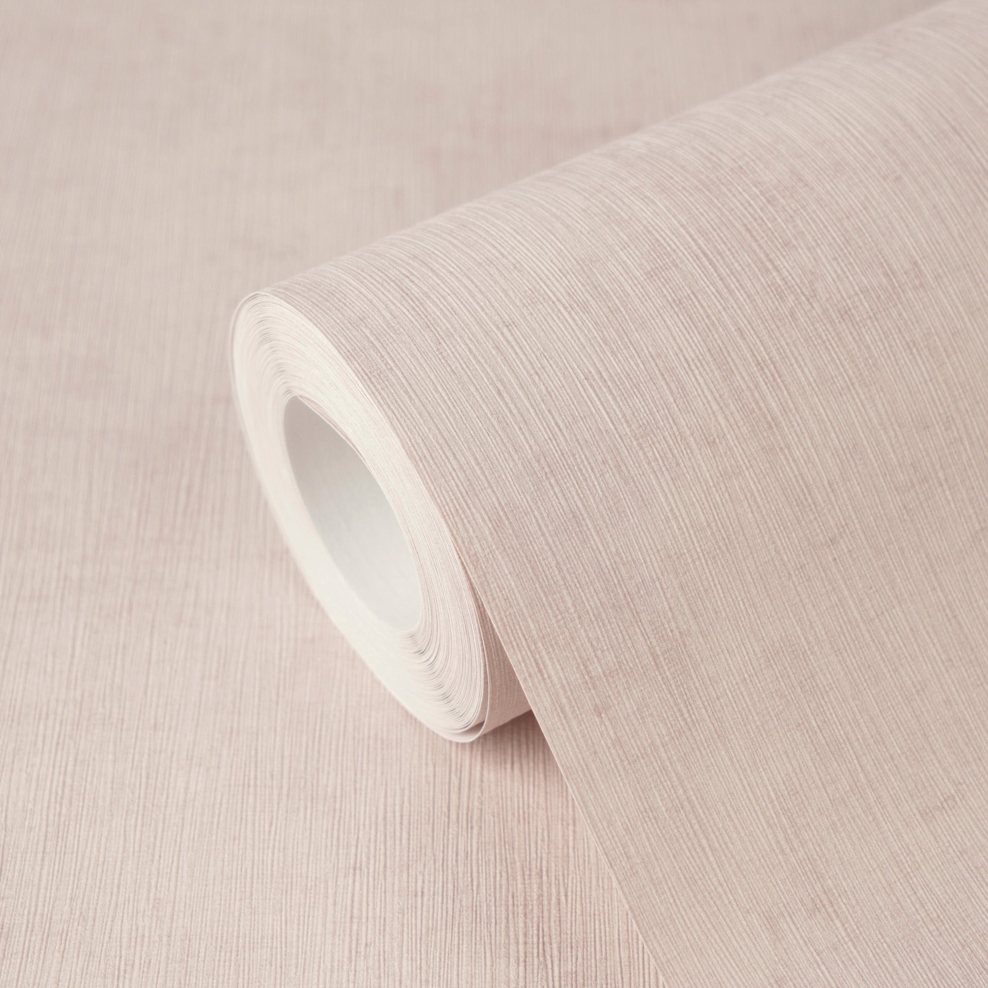 High-quality wallpaper from the Pintwalls III collection in pink 