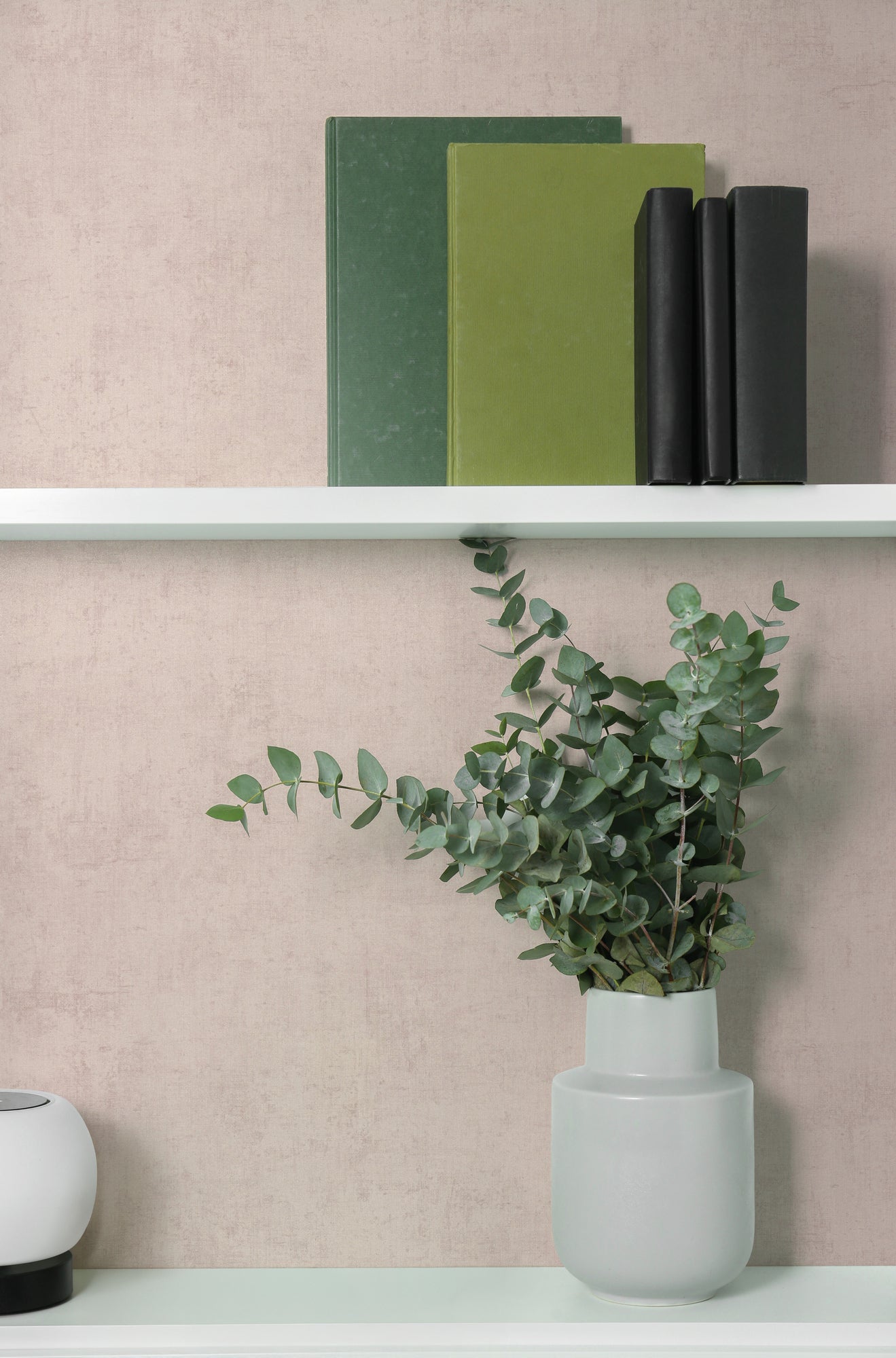 High-quality wallpaper from the Pintwalls III collection in pink 