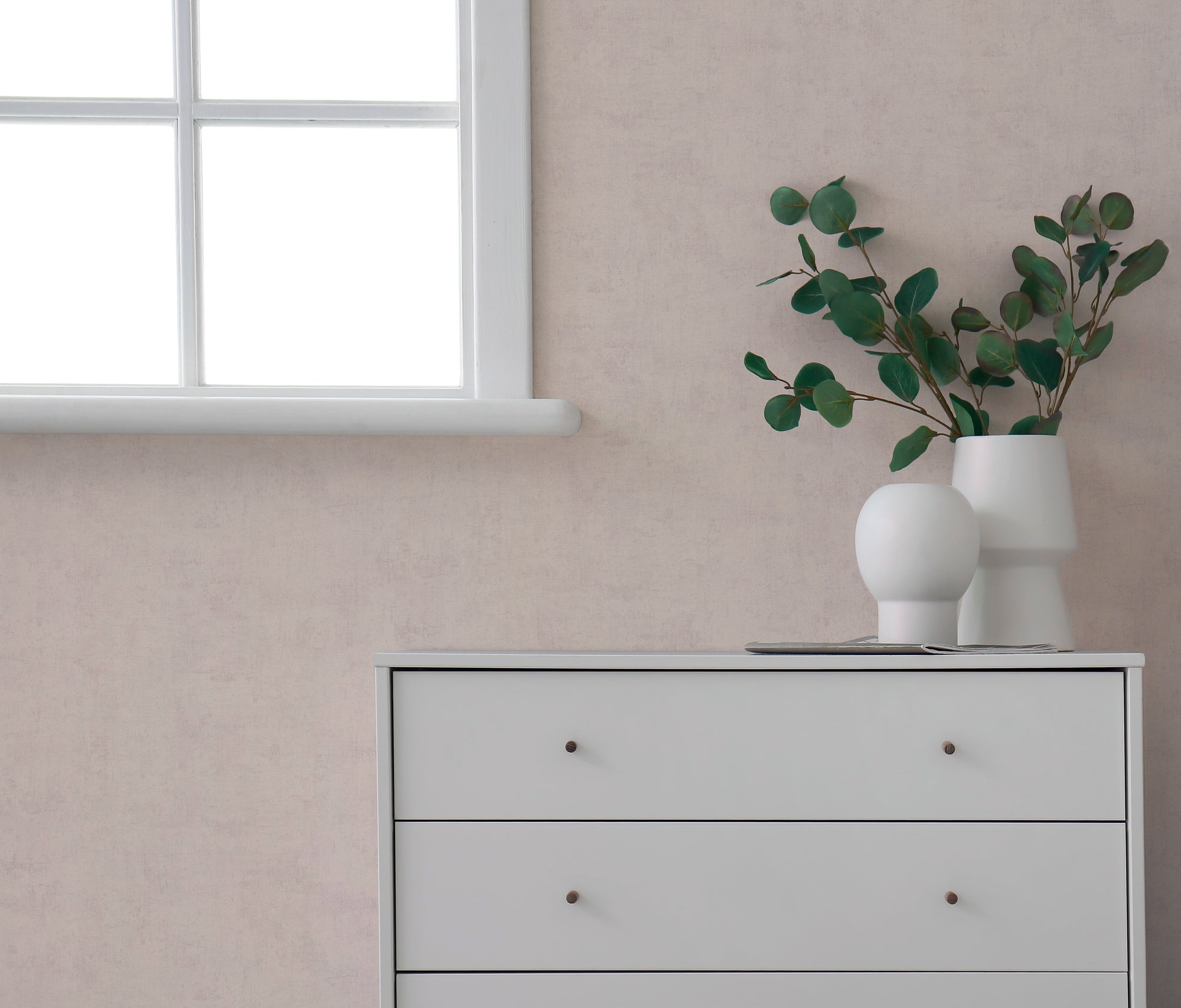 Hochwertige Tapete aus der Kollektion Pintwalls III in Lila