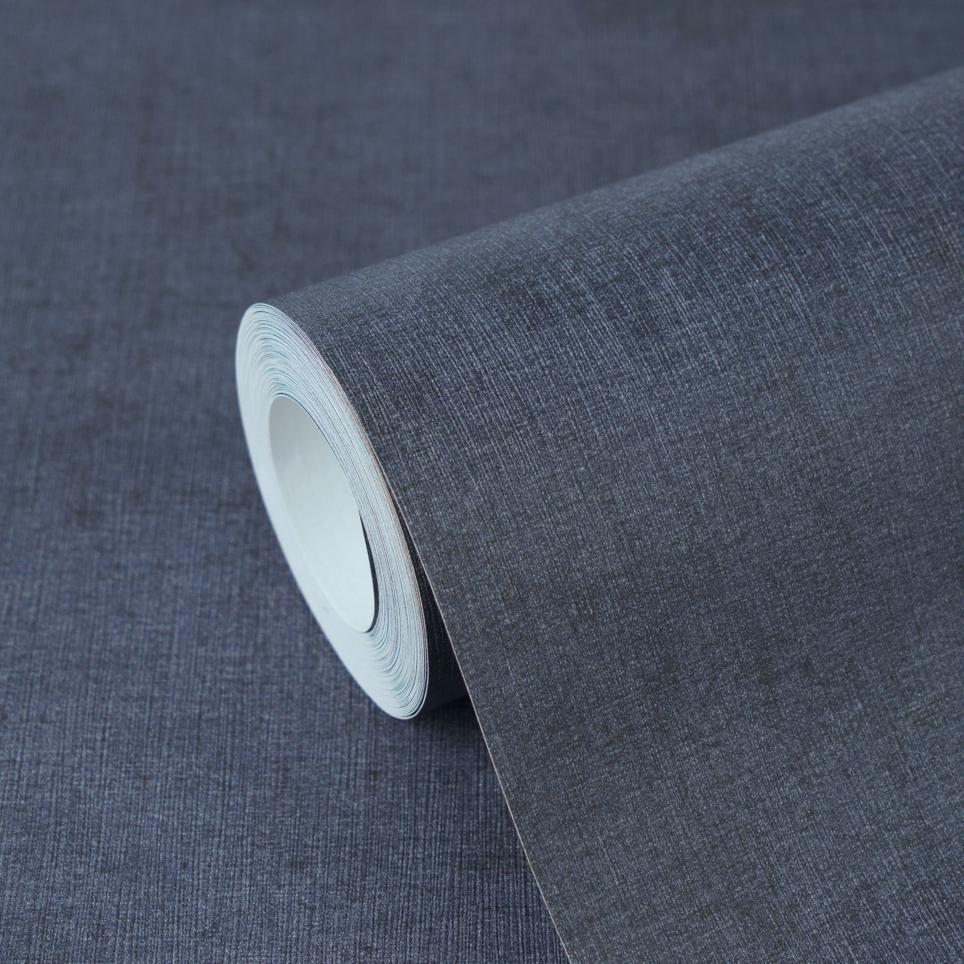 High-quality wallpaper from the Pintwalls III collection in blue 