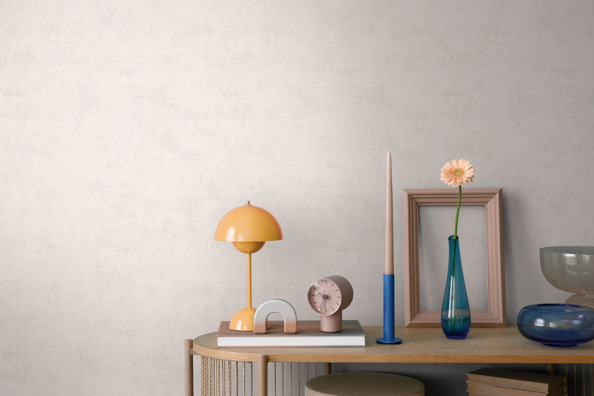 High-quality wallpaper from the Nordic Feeling collection in grey. 