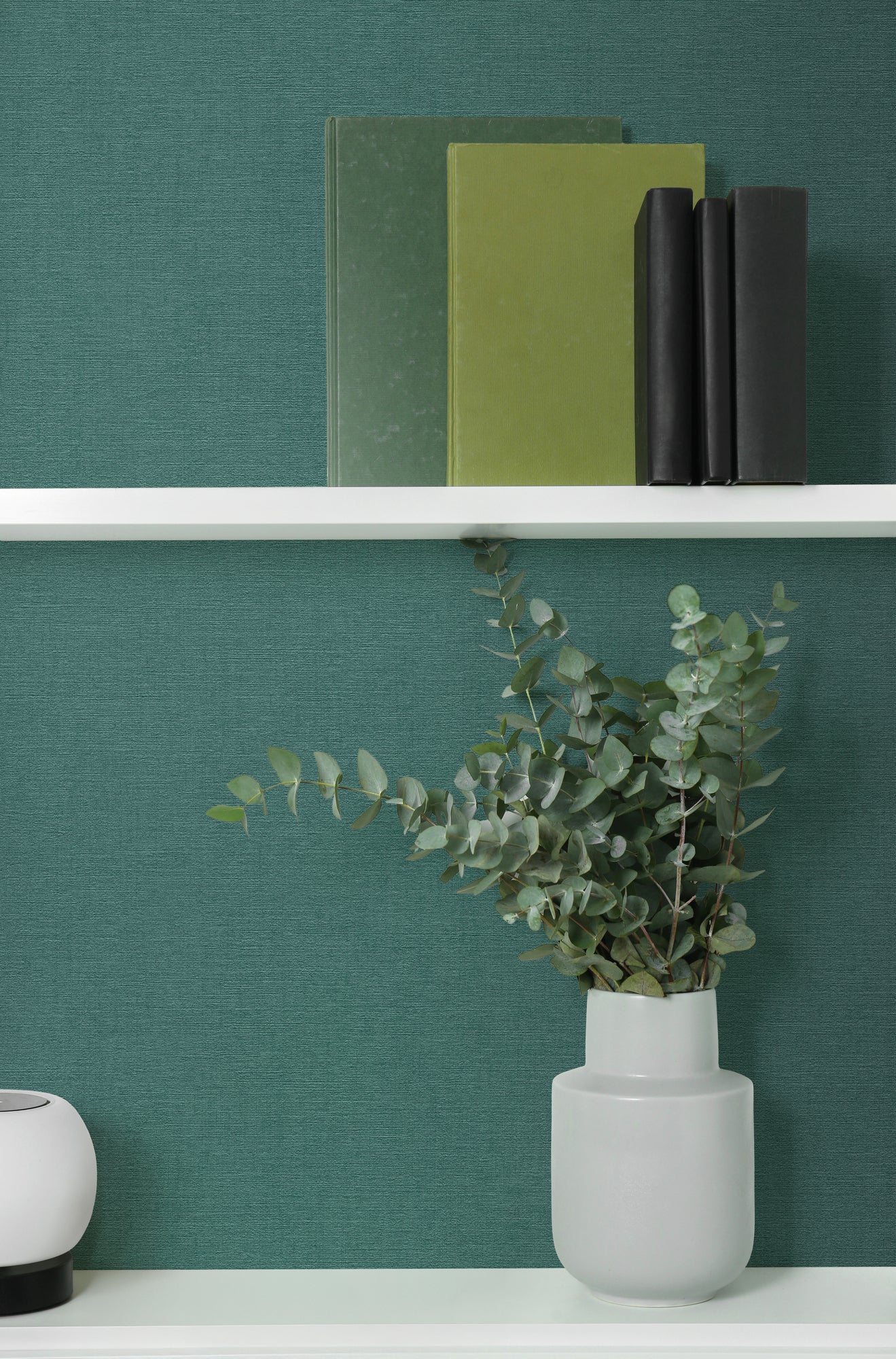 High-quality wallpaper from the Pintwalls III collection in green 
