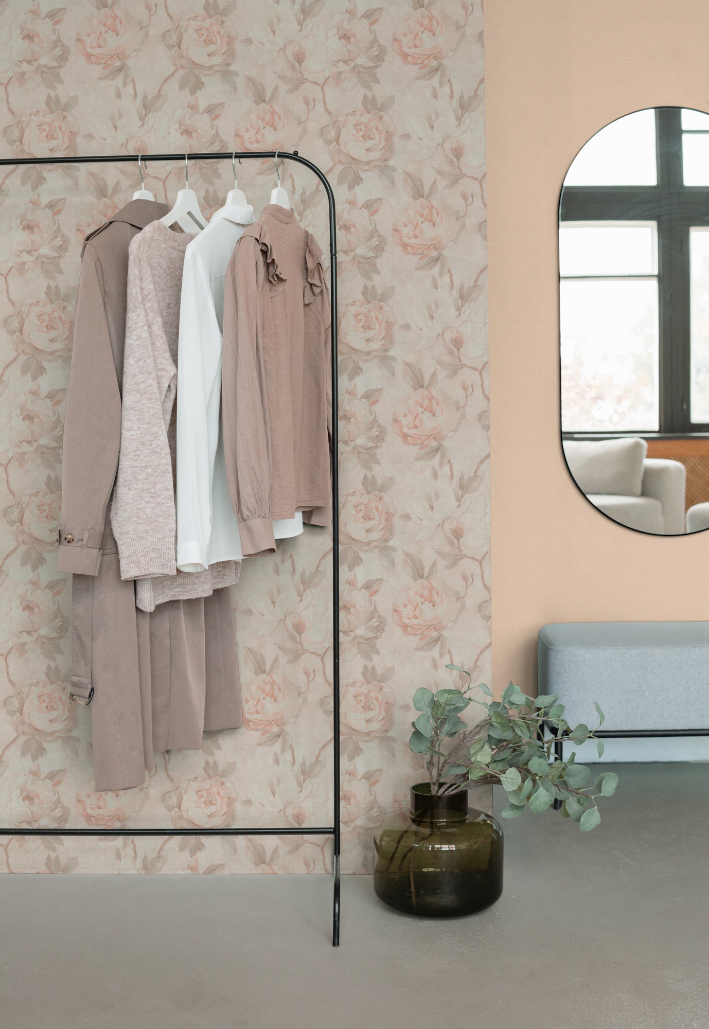 High-Quality Non-Woven Wallpaper Cream Floral