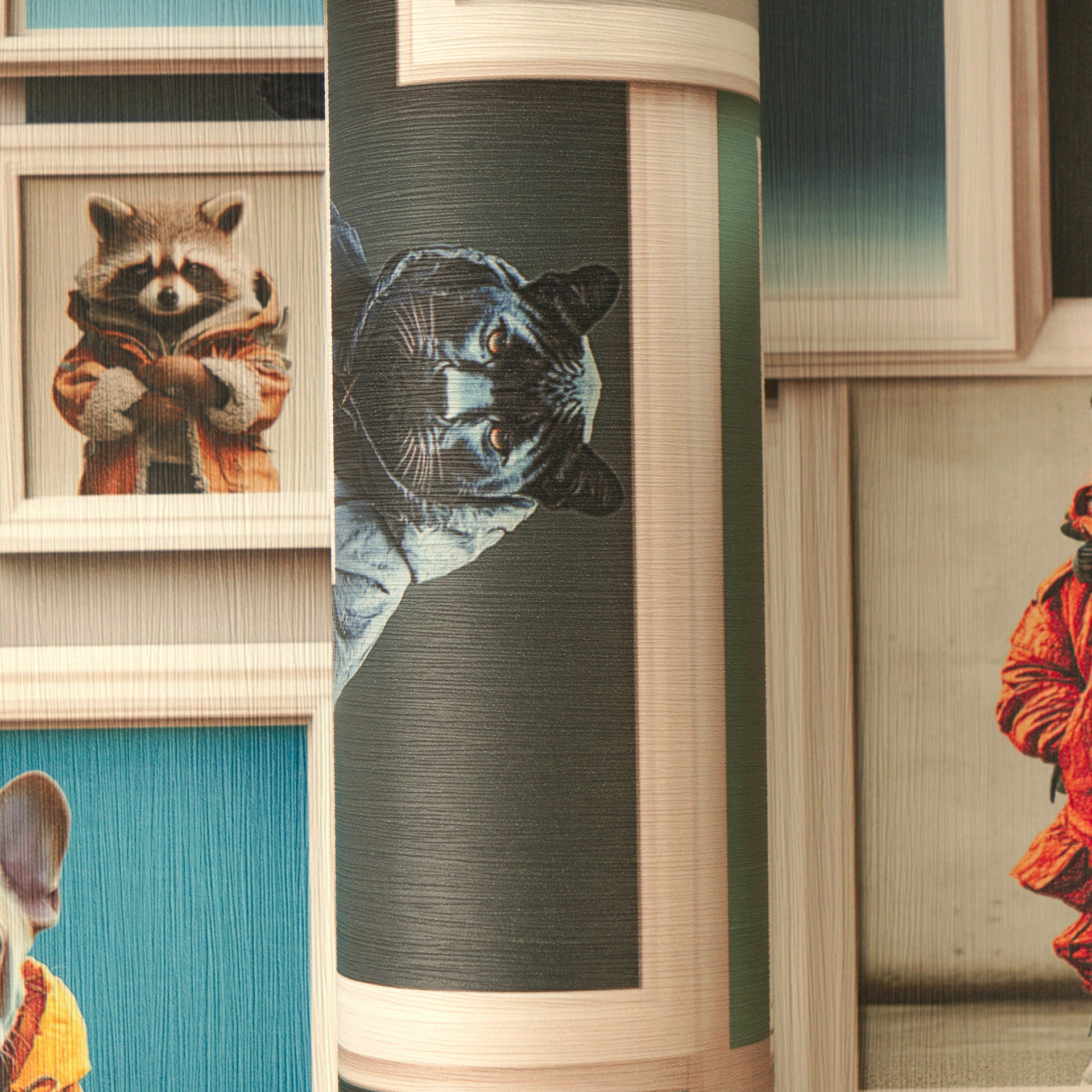 High-Quality Non-Woven Wallpaper Beige Animals